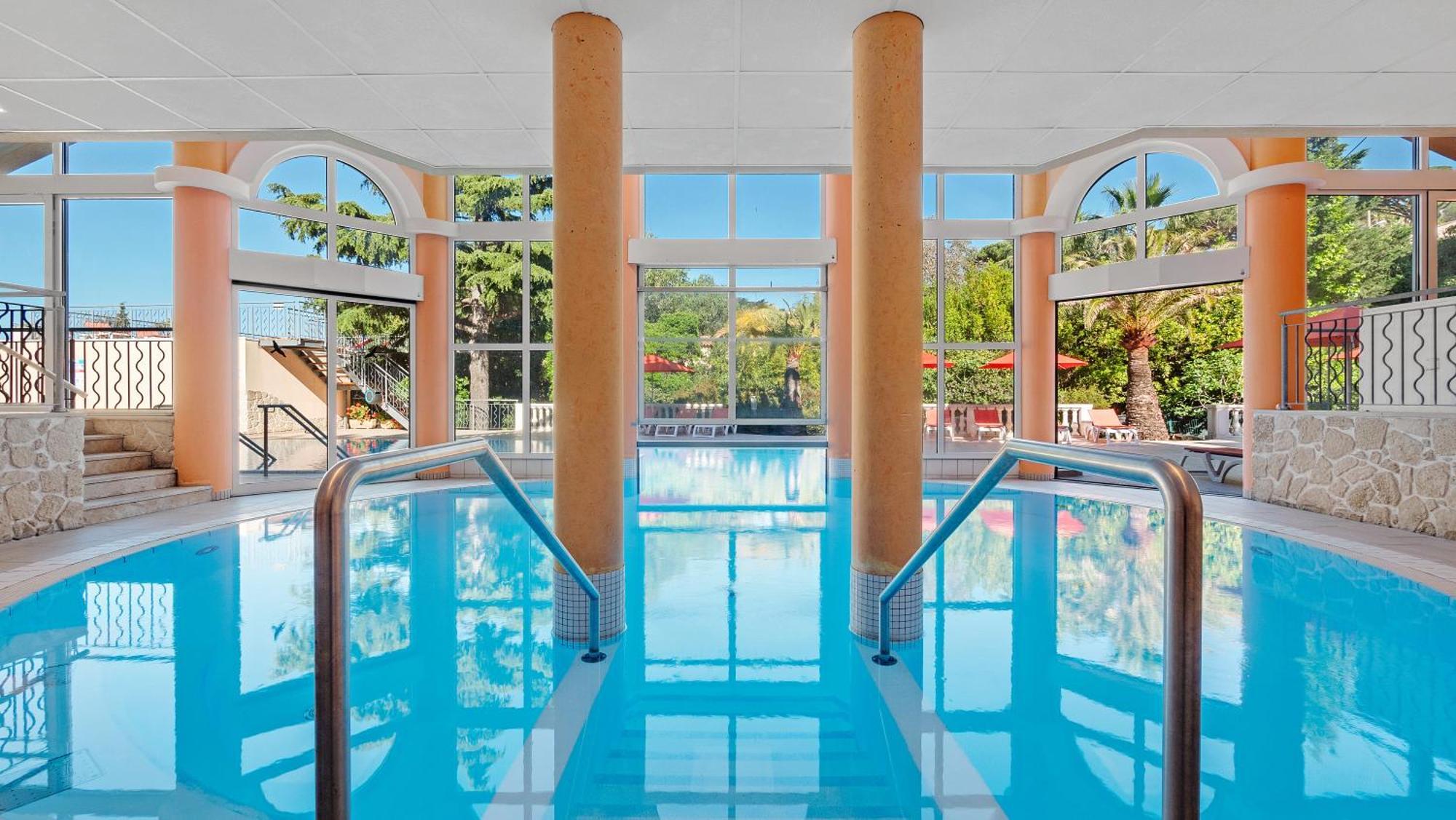 Hotel Les Tourelles Sainte-Maxime Exterior foto